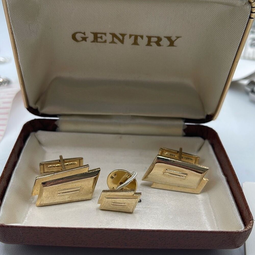Gentry vintage cufflinks and tie tac in box.